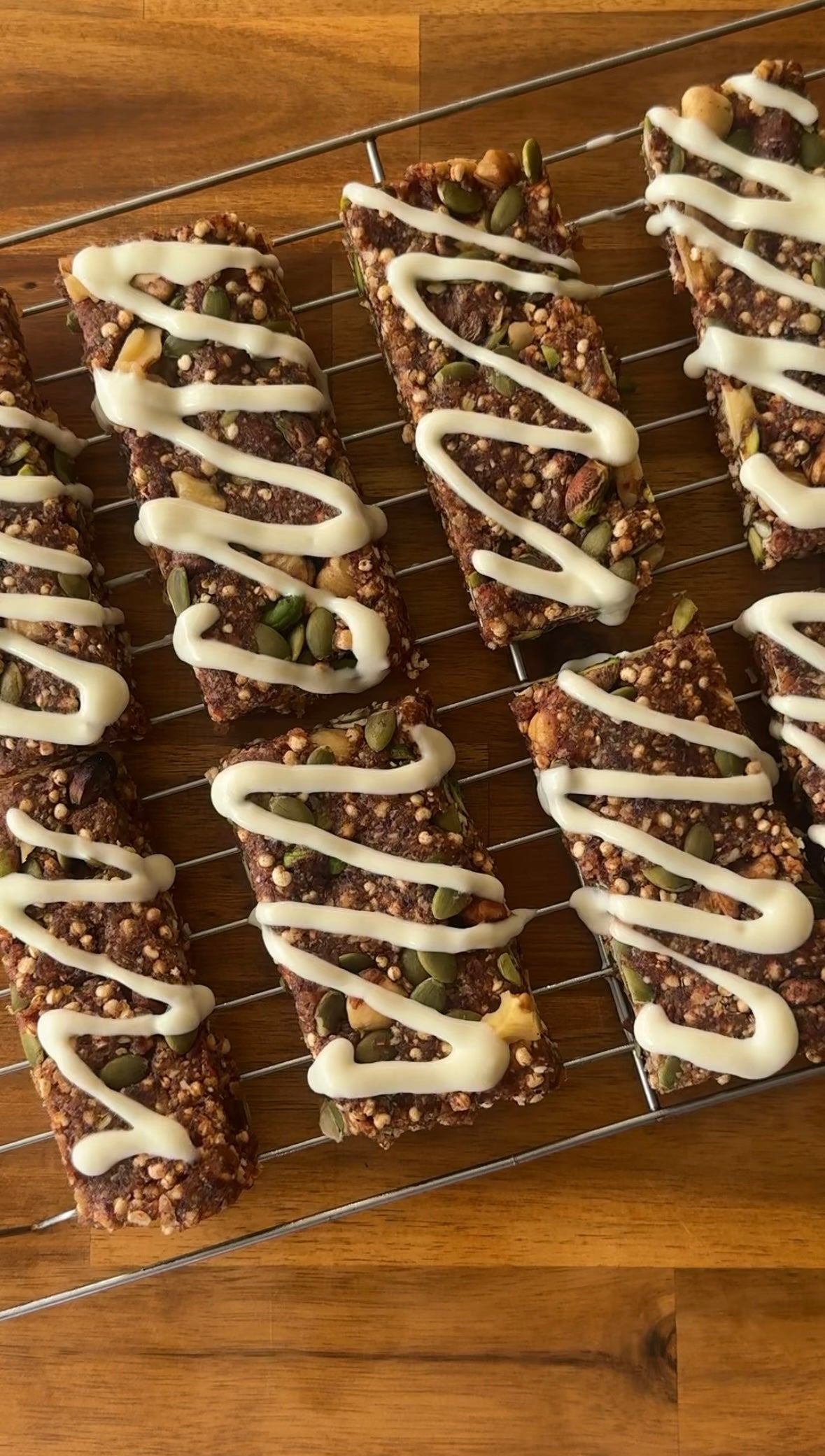 No bake fruit & nut muesli bars